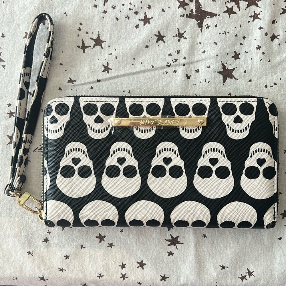 Betsey Johnson Clutch Wallet Skulls NEW